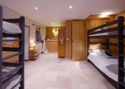 Un ou plusieurs lits dans un hébergement de l'établissement CHALET ALOUETTE Authentique et confortable Proche commerces et Pistes