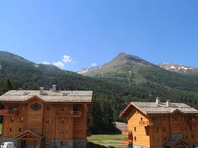 Vue générale sur la montagne ou vue sur la montagne depuis l'appartement