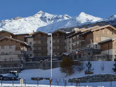 Vue générale sur la montagne ou vue sur la montagne depuis l'appartement