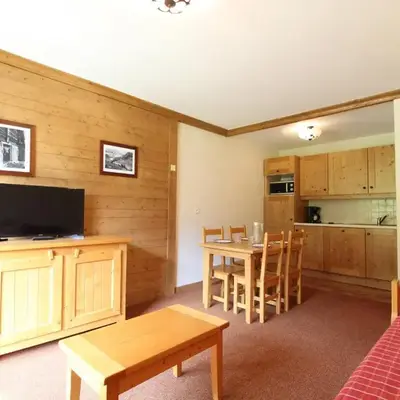 Appartement cosy 4 pers. au pied des pistes avec piscine et parking - FR-1-508-143