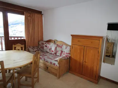 Coin salon dans l'établissement Studio 3 Personnes avec Balcon à Val Cenis Le Haut, Proche Pistes et Commerces - FR-1-508-182