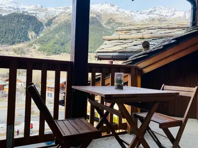 Vue générale sur la montagne ou vue sur la montagne depuis l'appartement