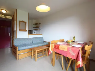Cuisine ou kitchenette dans l'établissement Appartement cosy 4 pers, pied des pistes, balcon, parking, WiFi - FR-1-508-192