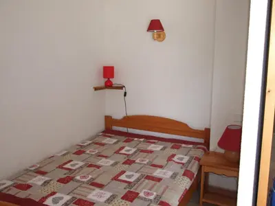 Un ou plusieurs lits dans un hébergement de l'établissement Appartement cosy 4 pers - Pied des pistes, balcon et wifi gratuit - FR-1-508-193