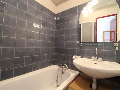 Salle de bains dans l'établissement Appartement 4 pers avec terrasse, près des pistes et commerces, Val Cenis Le Haut - FR-1-508-206