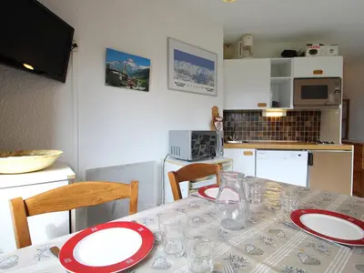 Cuisine ou kitchenette dans l'établissement Appartement 4 pers avec terrasse, près des pistes et commerces, Val Cenis Le Haut - FR-1-508-206