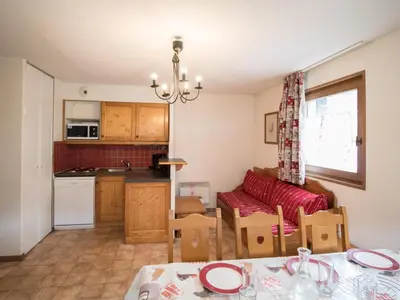 Cuisine ou kitchenette dans l'établissement Appartement spacieux 6 pers avec parking et WIFI, pieds des pistes Val Cenis - FR-1-508-29