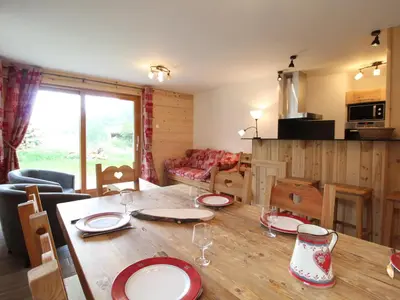 Cuisine ou kitchenette dans l'établissement Appartement spacieux pour 8 personnes à Val Cenis Lanslevillard, proche des pistes et commodités - FR-1-508-38