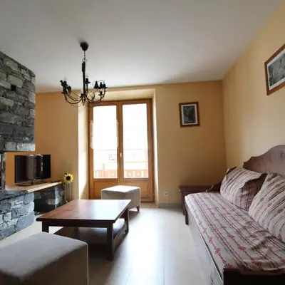 Spacieux duplex 10 pers à Lanslebourg avec cheminée
