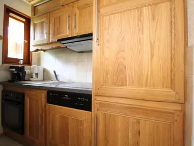 Cuisine ou kitchenette dans l'établissement Appartement 6 personnes à Val Cenis Lanslevillard, Parking inclus - FR-1-508-58