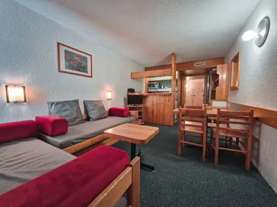 Cuisine ou kitchenette dans l'établissement Studio skis aux pieds, 5 pers, animaux admis, Arc 1800 - FR-1-411-199