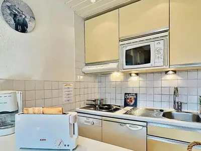 Cuisine ou kitchenette dans l'établissement Studio à Tignes, 4 pers, balcon sud, proche pistes - FR-1-411-400