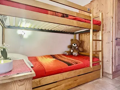 Un ou plusieurs lits dans un hébergement de l'établissement Studio à Tignes, 4 pers, balcon sud, proche pistes - FR-1-411-400