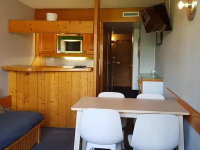 Cuisine ou kitchenette dans l'établissement Studio skis aux pieds pour 5 pers, Les Arcs 1800, animaux admis - FR-1-411-475