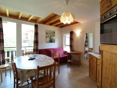 Télévision ou salle de divertissement dans l'établissement Appartement Duplex pour 5 à Val Cenis le Haut - À 200m des Pistes - FR-1-508-215