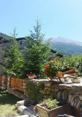 Vue générale sur la montagne ou vue sur la montagne depuis la maison de vacances