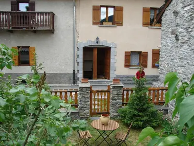 Jardin de l'établissement Location Vanoise Bramans Val Cenis