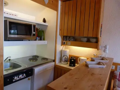Cuisine ou kitchenette dans l'établissement Duplex skis aux pieds pour 5 pers. à Arc 1800, Charmettoger, avec balcon et WIFI - FR-1-411-41