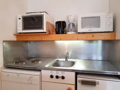 Cuisine ou kitchenette dans l'établissement Studio 5 pers. à Arc 2000, vue pistes, balcon - FR-1-411-350