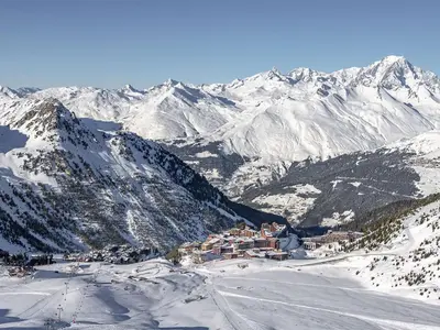 Vue générale sur la montagne ou vue sur la montagne depuis l'appartement