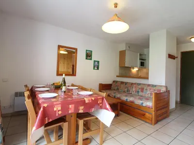 Cuisine ou kitchenette dans l'établissement Appartement 6 pers au pied des pistes avec Wifi gratuit - FR-1-508-1