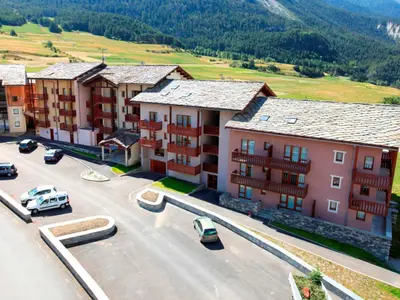 Vue générale sur la montagne ou vue sur la montagne depuis l'appartement