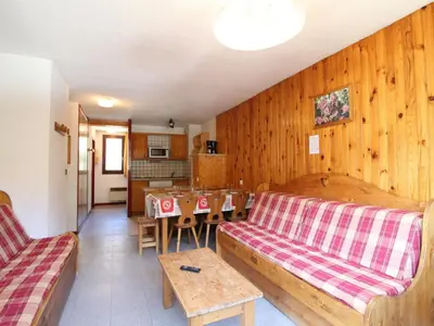 Coin salon dans l'établissement Appartement cosy 7 pers à 300m des pistes à Lanslebourg - FR-1-508-10