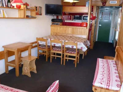 Cuisine ou kitchenette dans l'établissement Appartement 2 pièces 6 personnes, balcon et Wifi aux Arcs 1800 - FR-1-411-107
