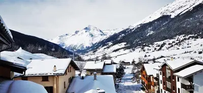 Vue générale sur la montagne ou vue sur la montagne depuis l'appartement