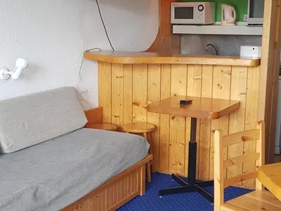 Cuisine ou kitchenette dans l'établissement Studio skis aux pieds, 5 pers., animaux admis, proche commerces à Arc 1800 - FR-1-411-116
