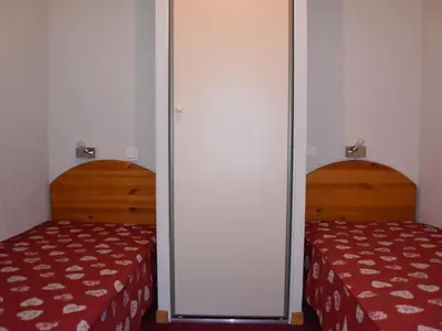 Plan de l'établissement Appartement 2 pièces avec parking, balcon à Pralognan - FR-1-464-157