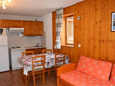 Plan de l'établissement Appartement 2 pièces avec parking, balcon à Pralognan - FR-1-464-157