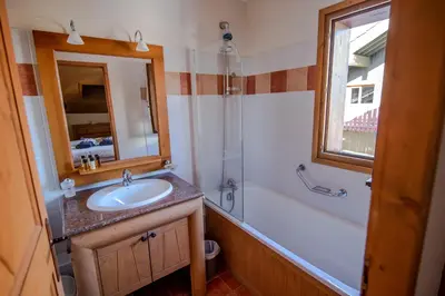Salle de bains dans l'établissement Bel Appartement spacieux 65m2 Les Arcs 1950