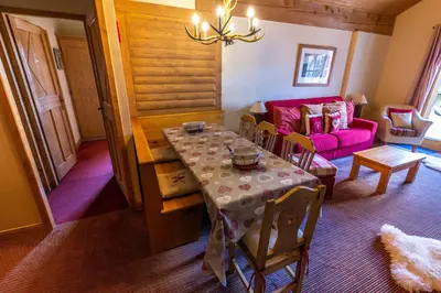 Coin salon dans l'établissement Bel Appartement spacieux 65m2 Les Arcs 1950