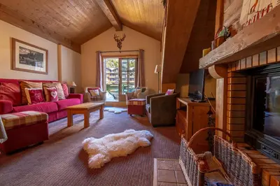 Coin salon dans l'établissement Bel Appartement spacieux 65m2 Les Arcs 1950