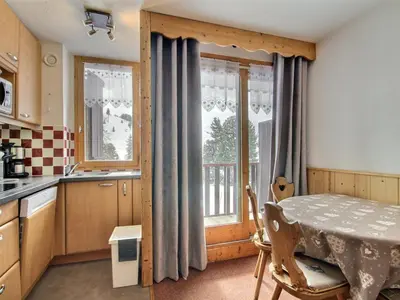 Cuisine ou kitchenette dans l'établissement Appartement rénové 2 pièces, 4 pers, à Belle Plagne - FR-1-455-148