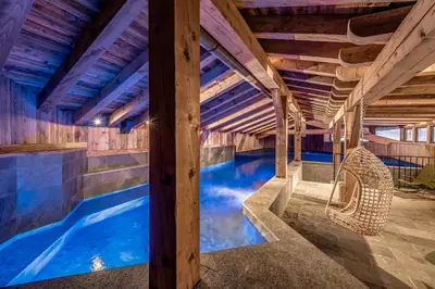 Piscine de l'établissement Hotel & Spa Le Val d'Isère ou située à proximité