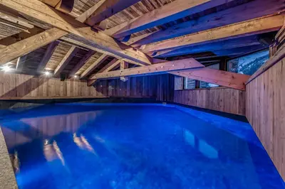 Piscine de l'établissement Hotel & Spa Le Val d'Isère ou située à proximité