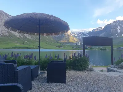 Vue générale sur la montagne ou vue sur la montagne depuis l'hôtel