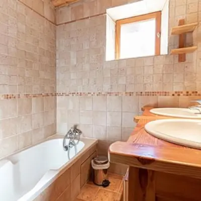 Salle de bains dans l'établissement La Centaurée