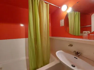 Salle de bains dans l'établissement Studio 4 pers. skis aux pieds à Arc 1800 avec animaux admis - FR-1-411-653
