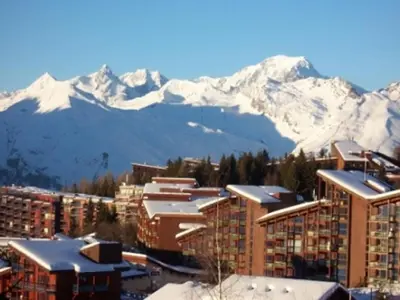 Vue générale sur la montagne ou vue sur la montagne depuis l'appartement