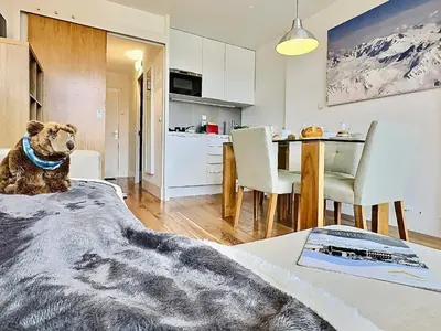 Cuisine ou kitchenette dans l'établissement Charmant studio cabine Sud rénové, proche pistes, 4 pers - FR-1-411-555