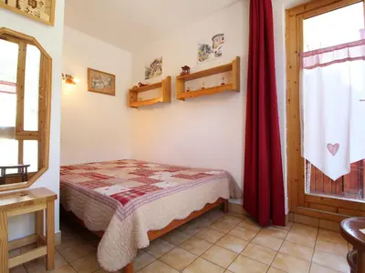 Un ou plusieurs lits dans un hébergement de l'établissement Appartement 4 pers au pied des pistes avec balcon - Résidence Le Pied des Pistes à Val-Cenis - FR-1-508-167