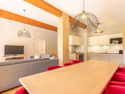 Cuisine ou kitchenette dans l'établissement Duplex 4 chambres avec piscine, spa et parking aux Arcs 1800 - FR-1-352-55