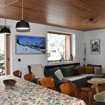 Chalet ensoleillé avec balcon et poêle à bois - FR-1-464-163