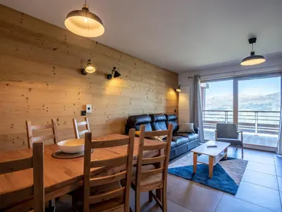 Coin salon dans l'établissement Les Arcs 1800 : Appart lumineux 3P, sauna, hammam, proche pistes, 6 pers - FR-1-352-60