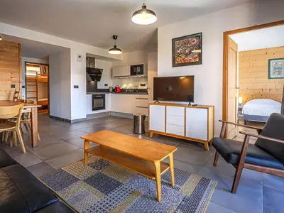 Cuisine ou kitchenette dans l'établissement Confort moderne 2 chambres + coin montagne, 6 pers, proche pistes - FR-1-352-61