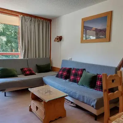 Appartement 2 pièces 6 personnes près des pistes avec WiFi et parking - FR-1-411-637