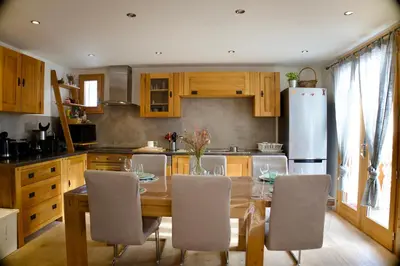 Cuisine ou kitchenette dans l'établissement L'Eterlou, 2 minutes à pied des télécabines, Paradiski, Belle vue